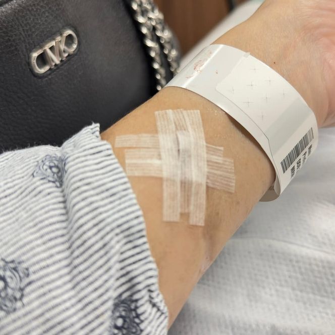 Influencerka kręciła film na Instagrama. Nagle uderzyło w nią auto!