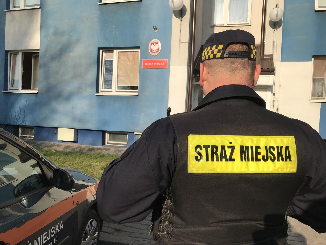 5 osób objętych kwarantanną w płockiej bursie. Pilnuje ich straż miejska. 