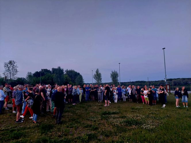 Magiczna Noc Świętojańska w Starym Fordonie. Spacer pod gwiazdami przyciągnął bydgoszczan i turystów