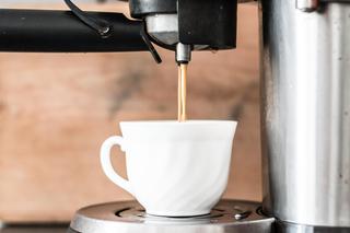 Jak usunąć kamień z ekspresu do kawy?