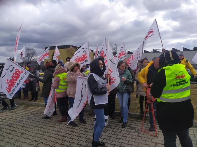 Pikieta w żywieckim Hutchinsonie 