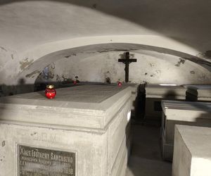 Słoneczna pogoda sprzyjała. 32. Kwesta Na Odnowę Zabytków Starego Cmentarza w Tarnowie