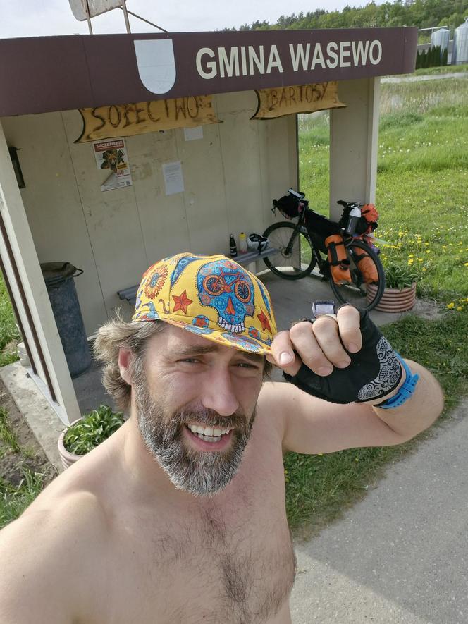 Kamil Lemieszewski: Znany aktor pedałował w majówkę ponad 300 km, żeby pomóc dzieciakom!