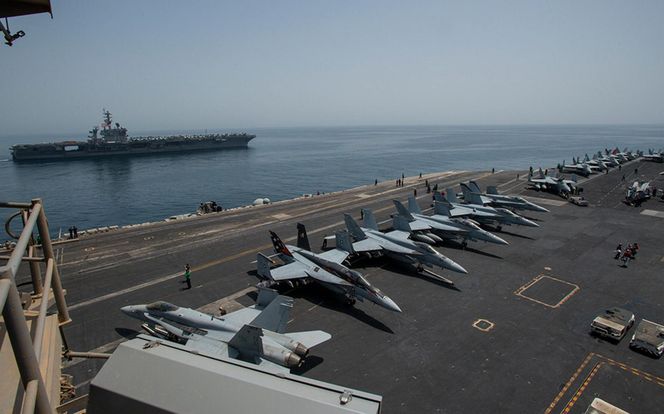 Samoloty  F-15, F/A 18