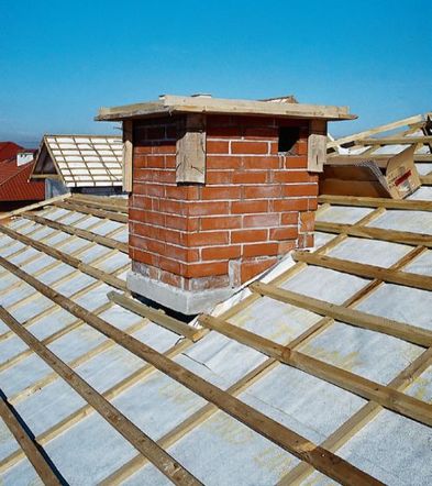 Remont dachu. Zasady, których warto przestrzegać podczas wymiany dachu
