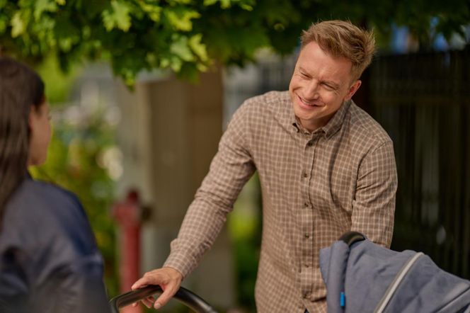 Na Wspólnej odc. 4067. Igor (Jakub Wesołowski), Julka (Maja Oświecińska)