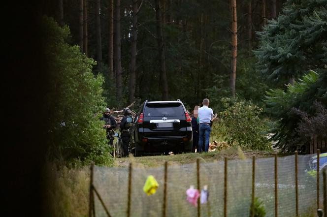 Strzelanina na Mazurach. Sąsiad zastrzelił sąsiada i zabarykadował się w domu