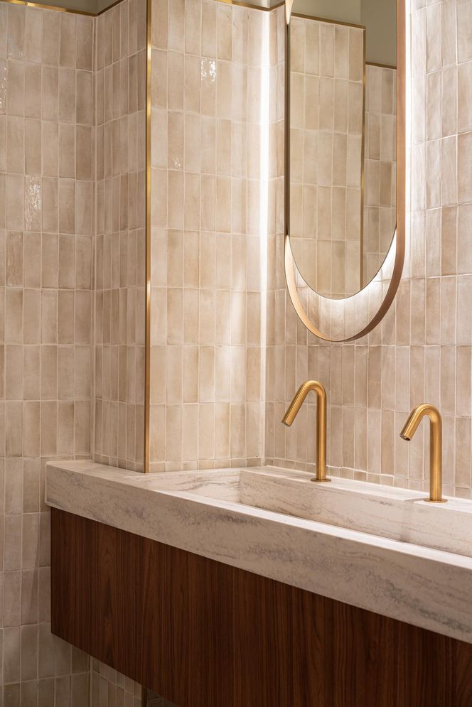 Mövenpick Grand Hotel