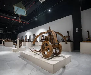 ATH w Bielsku-Białej zorganizowało wyjątkową wystawę naukową. W galerii  Gemini Park będzie można podziwiać machiny Leonarda da Vinci 
