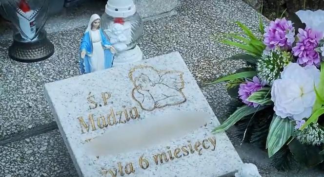 Tak wygląda grób Madzi z Sosnowca 10 lat po jej śmierci. Aniołek czuwa nad jej duszyczką
