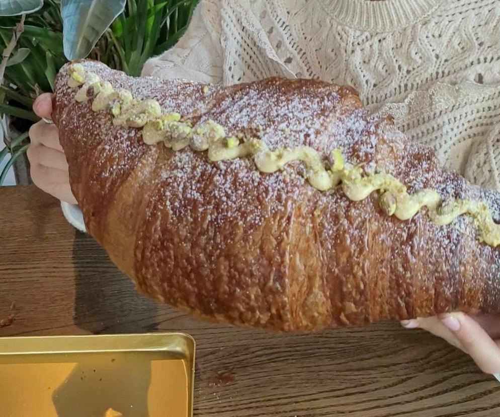 Gigantyczny croissant tylko w Gdańsku! Tym naje się aż 6 osób