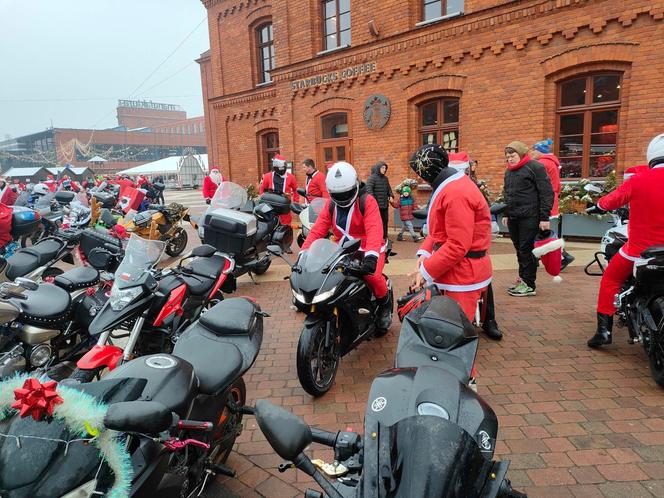 Mikołaje na motocyklach w Manufakturze. Finał corocznej akcji charytatywnej [ZDJĘCIA]