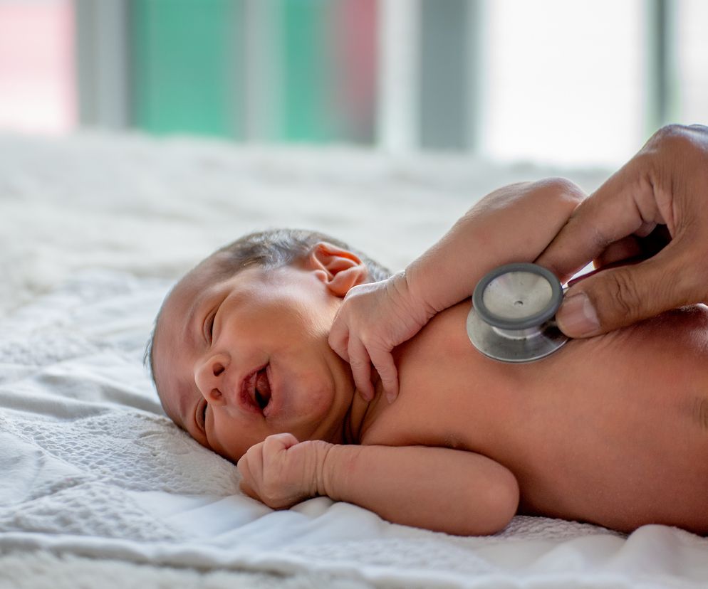 smolka-czym-jest-brak-smolki-lub-zielone-wody-plodowe