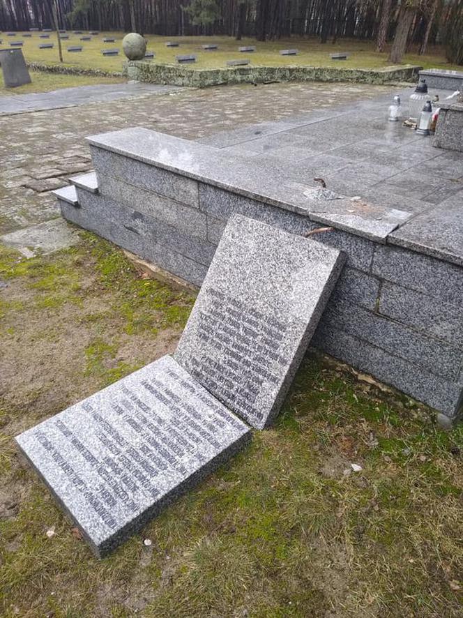 Znów zdewastowano Cmentarz Żołnierzy Armii Radzieckiej w Rawiczu