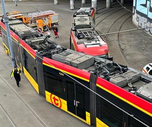 Totalna demolka na Bielanach. Roztrzaskane tramwaje i wielu rannych! Trzy osoby trafiły do szpitala