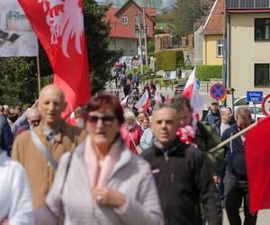 Protest przeciwko budowie centrum dystrybucyjnego Lidla w Gietrzwałdzie