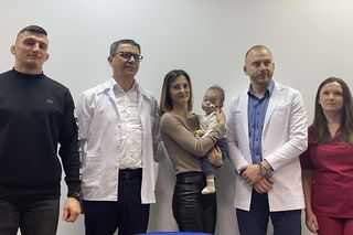 Pierwsza taka operacja w Polsce. Lekarze z GCZD wyciągnęli serce Leosia, naprawili i wszczepili ponownie