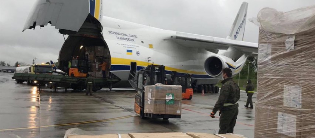 Rusłan z maseczkami wylądował we Wrocławiu