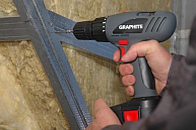 Wkrętarka akumulatorowa - czy warto kupować wkrętarkę