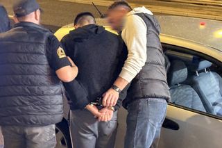 Pijany zmiótł kobietę na pasach i uciekł. Nocny dramat w sercu Warszawy