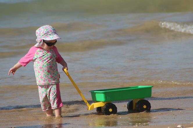 Kilkudziesięciu funkcjonariuszy oraz ratowników szukało dziecka na plaży w Kołobrzegu