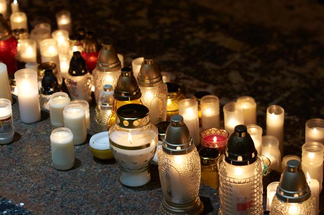 Lublin solidarny z Gdańskiem. Setki osób przed ratuszem