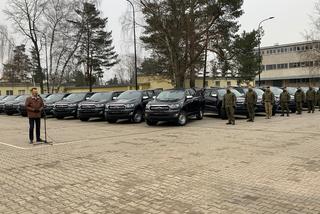 Przekazanie 100 nowych Fordów Rangerów dla wojska