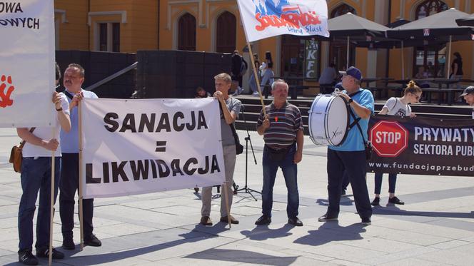 Protest pracowników PKP Cargo we Wrocławiu. Pracę ma stracić prawie 400 osób 