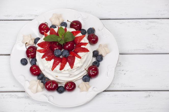 beza-pavlova-z-mascarpone-domowa-wersja-przepis.jpg