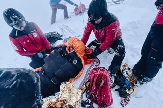 Morsował i zabłądził. Ratownicy znaleźli go leżącego w śniegu 