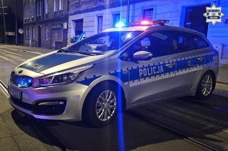 Pożar w Chorzowie: Policjanci uratowali mieszkańców i psa z płonącej kamienicy