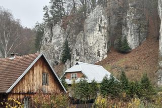 Jesień w najpiękniejszej wsi w Małopolsce. Szlaki pękają w szwach! [GALERIA]