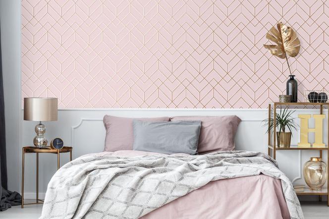 Sypialnia w pastelowym różowym kolorze