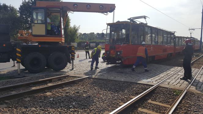 Tramwaj zderzył się z betoniarką