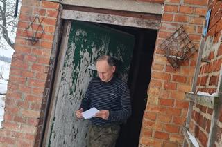 Pan Krzysztof oszalał na punkcie złotowłosego anioła. Teraz musi iść na policję