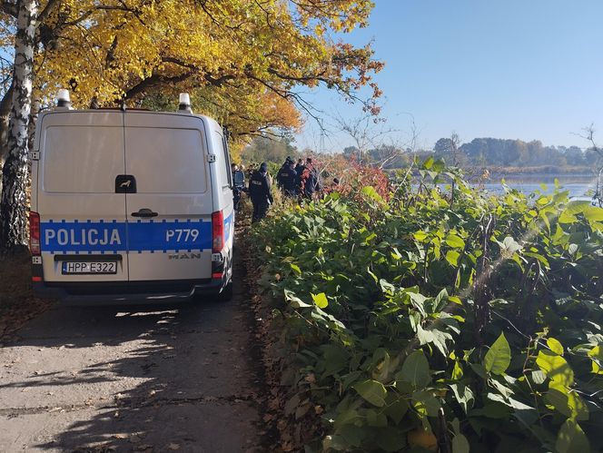 Zaginięcie Karoliny Wróbel. Wypompowano wodę ze zbiornika, a służby przeczesują dno
