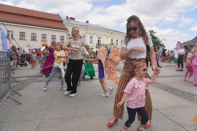 Święto Kielc 2025. Bajkowy korowód z Kopciuszkiem