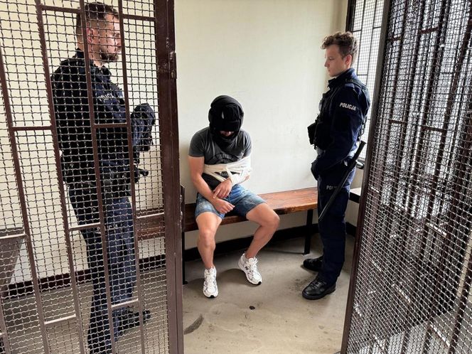 Popalił restaurację w Ząbkach, wszystko się nagrało. Policja zatrzymała podejrzanego!