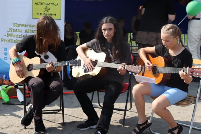  Alternatywa potrzebuje gitar. Centrum Profilaktyki zaprosiło na zajęcia z nauki gry na gitarze młodych Ukraińców, ale brakuje instrumentów