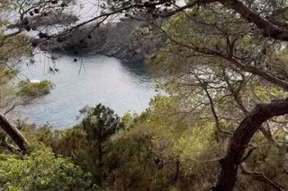 Agnieszka Kaczorowska niczym jaszczurka wygrzewa się na kamieniu. Te zdjęcia trzeba zobaczyć!