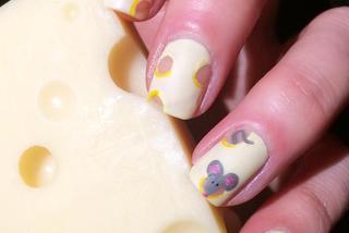 Serowy manicure, cheese nails 