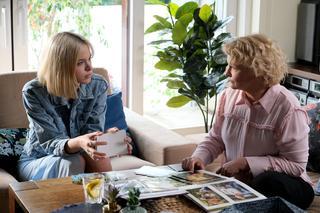 	M jak miłość, odc. 1761. Ania (Gabriela Świerczyńska), Marta (Dominika Ostałowska)