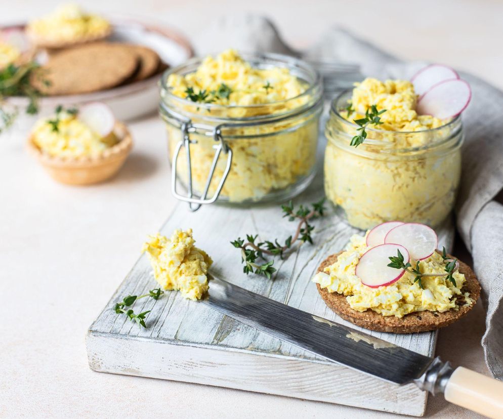 Chrzanowa pasta jajeczna: przepis na idealne smarowidło do kanapek