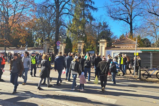 Tłumy na cmentarzu Rakowickim na Wszystkich Świętych 2024