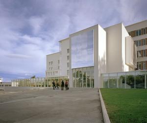 Szkoła architektury w modernistycznym sanatorium