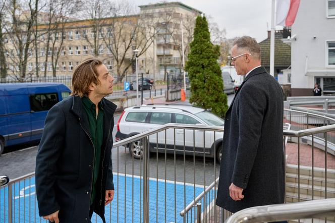 Na Wspólnej, odc. 3762: Damian (Waldemar Błaszczyk), Bruno (Dawid Czupryński)