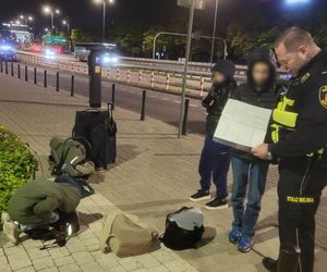 Ciężarna kobieta z trójką małych dzieci wylądowała na bruku. Dramat w centrum Warszawy