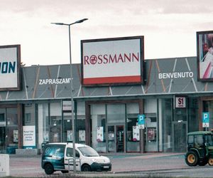 Rossmann wycofuje kolczyki! Szkodliwy kadm zagraża zdrowiu. Sprawdź, czy masz ten model!