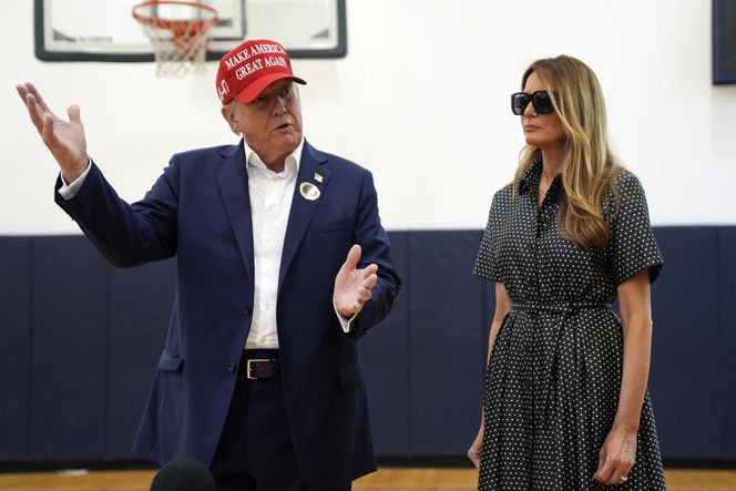 Trump oddał głos razem z żoną. Melania przy boku męża.