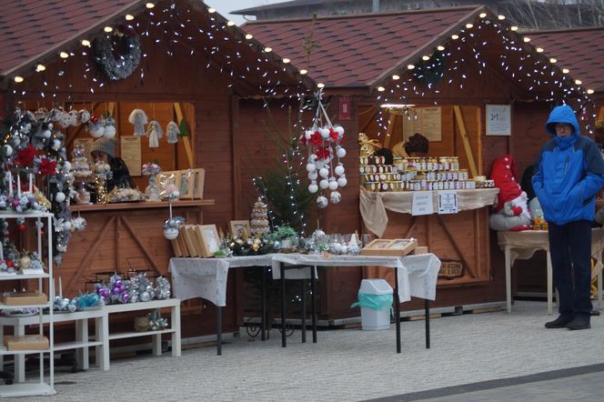 Magia świąt w Fordonie! Byliśmy na Akademickim Jarmarku Bożonarodzeniowym [ZDJĘCIA]